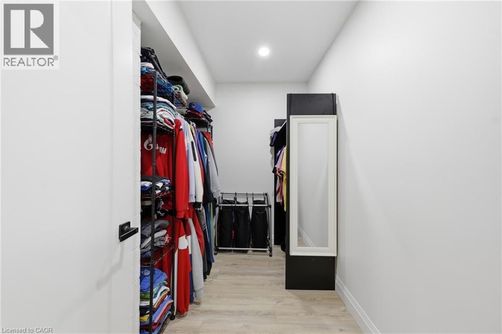 58 KILBOURN AVENUE Image 39