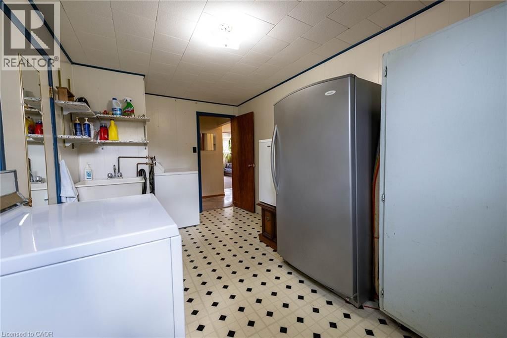 7186 MIDDLEBROOK ROAD Image 36