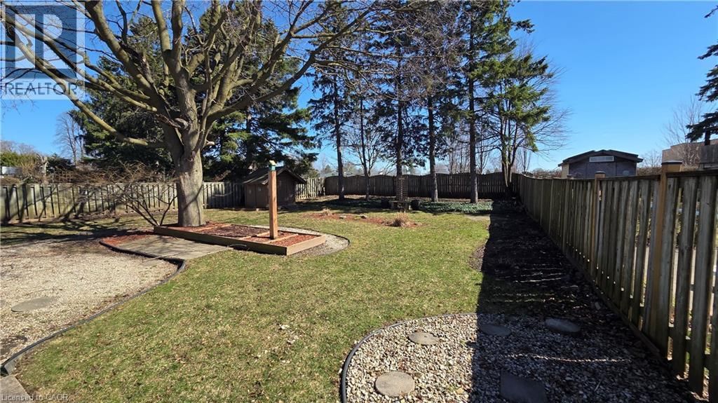 35 BRADLEY DRIVE Image 16