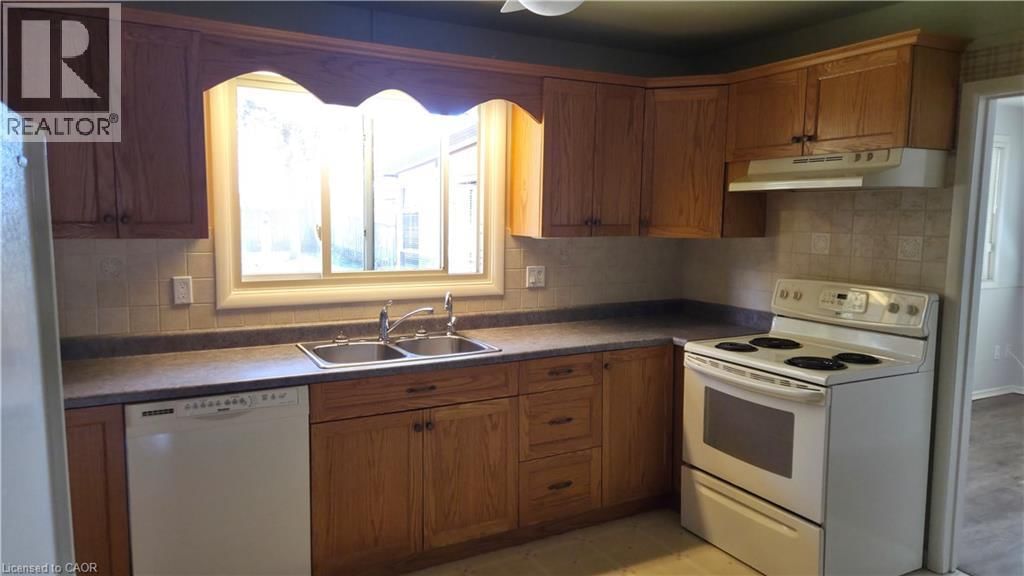 35 BRADLEY DRIVE Image 3