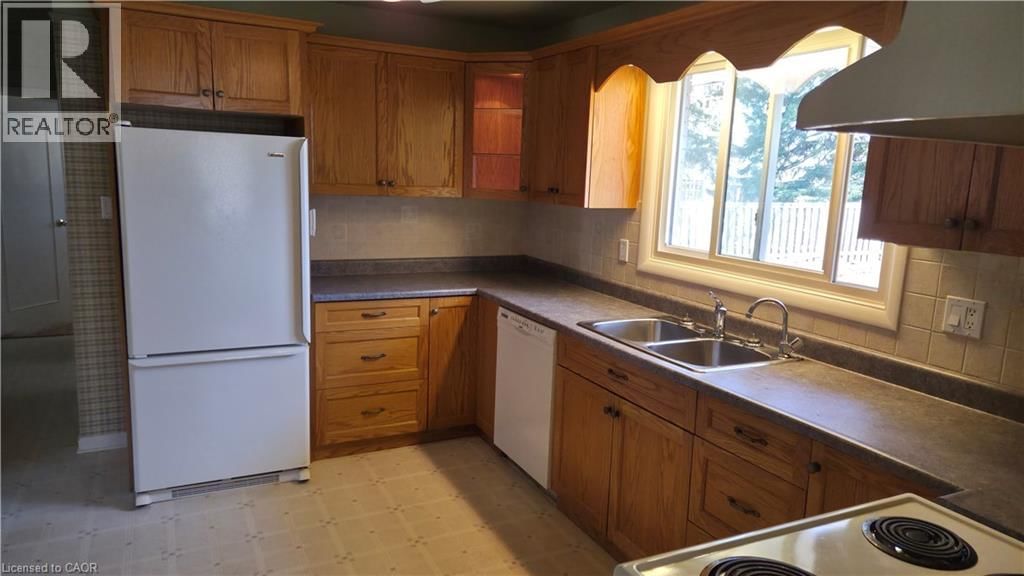 35 BRADLEY DRIVE Image 4