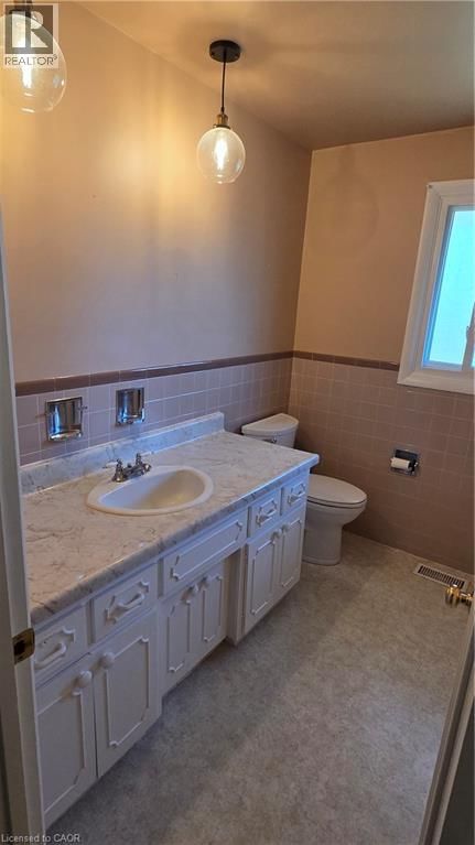 35 BRADLEY DRIVE Image 5