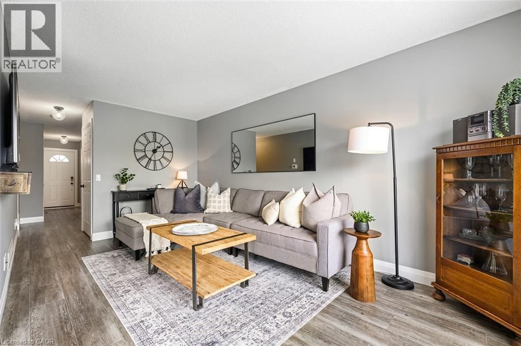 255 HILLTOP DRIVE Image 12