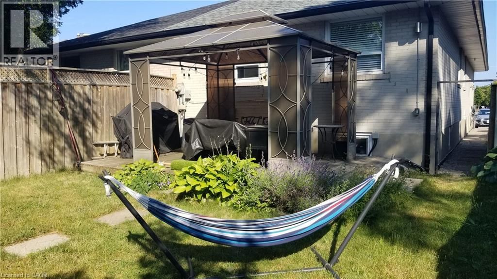 Main - 1601 SANDGATE CRESCENT Image 21