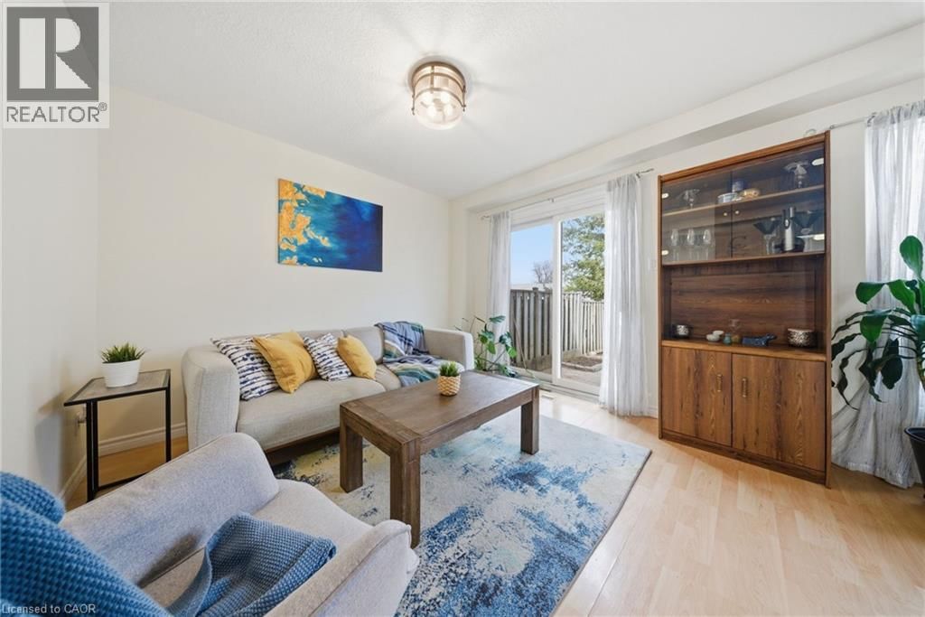 41 - 32 MOWAT BOULEVARD Image 11