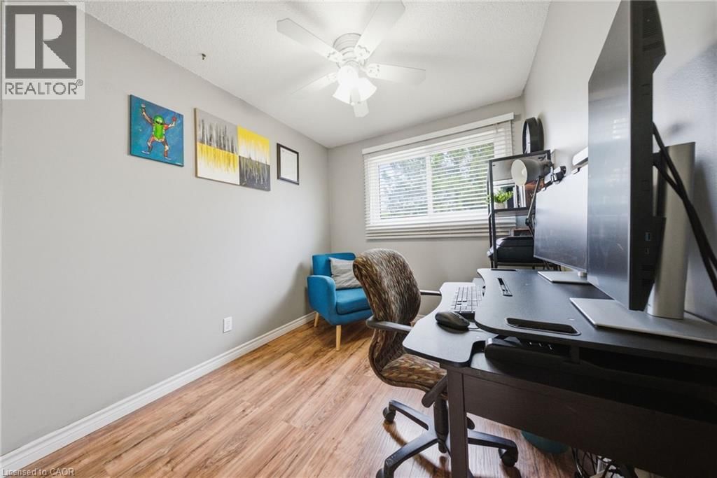 41 - 32 MOWAT BOULEVARD Image 16