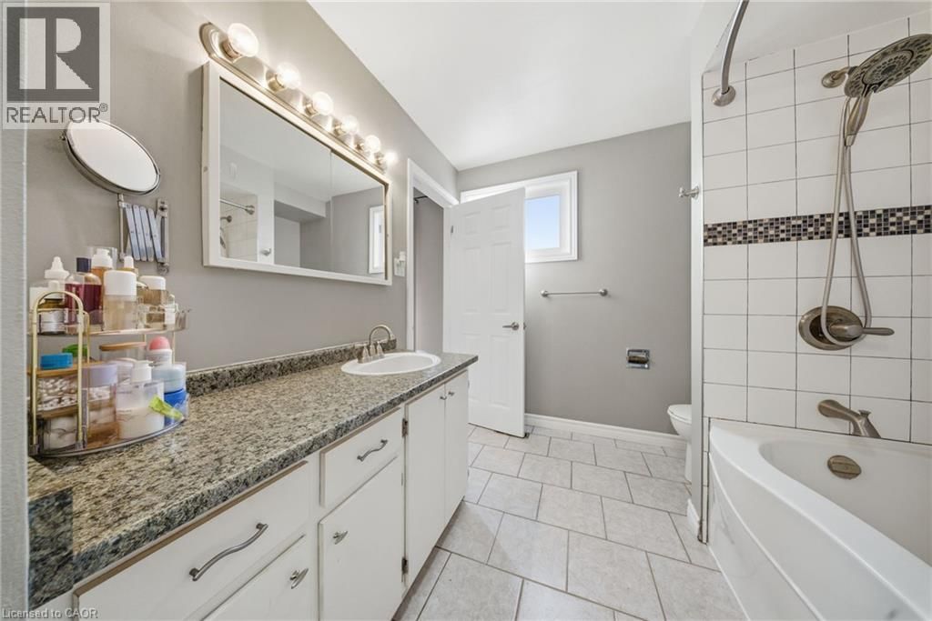 41 - 32 MOWAT BOULEVARD Image 17