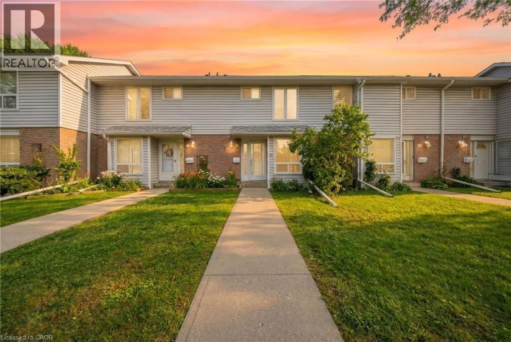 41 - 32 MOWAT BOULEVARD Image 2