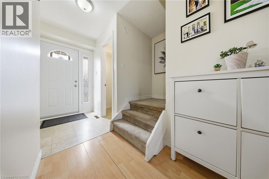 41 - 32 MOWAT BOULEVARD Image 3