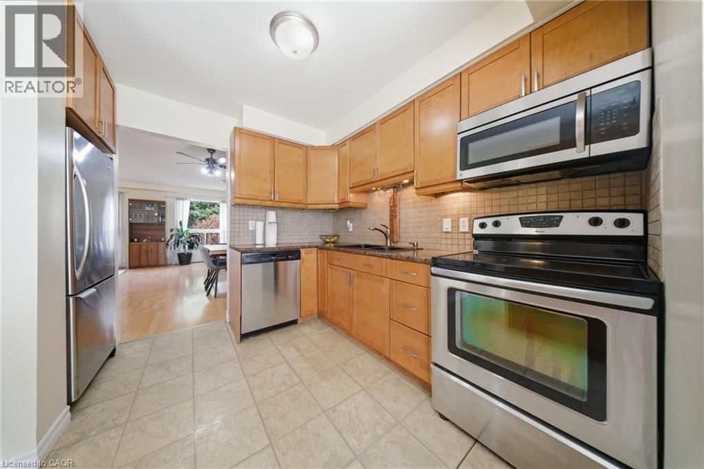 41 - 32 MOWAT BOULEVARD Image 6