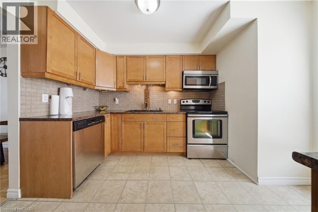 41 - 32 MOWAT BOULEVARD Image 8