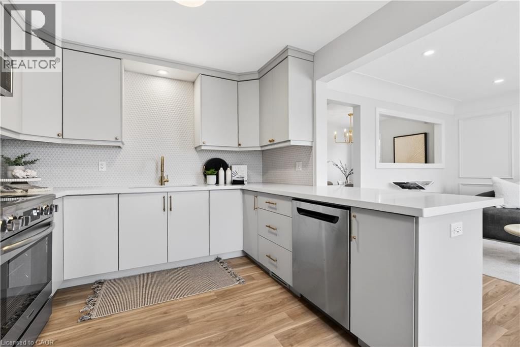 Upper - 330 EAST 15TH STREET Image 13