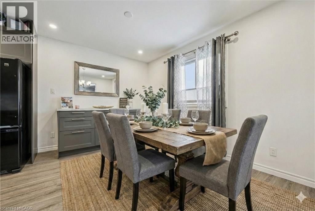 263 THE COUNTRY WAY Image 12