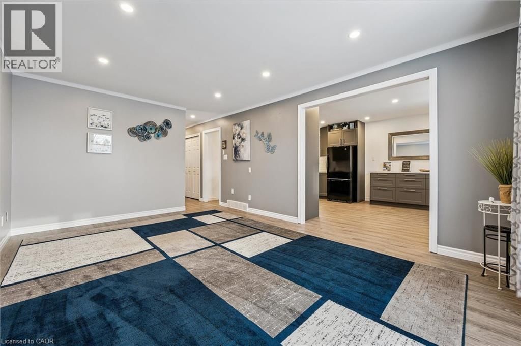 263 THE COUNTRY WAY Image 17