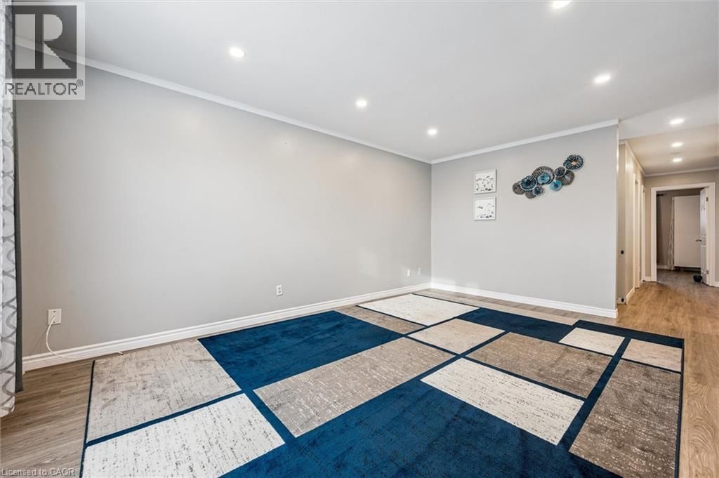 263 THE COUNTRY WAY Image 21