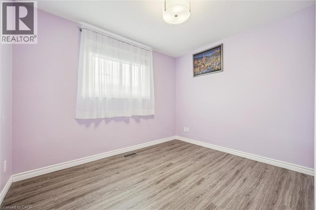 263 THE COUNTRY WAY Image 27