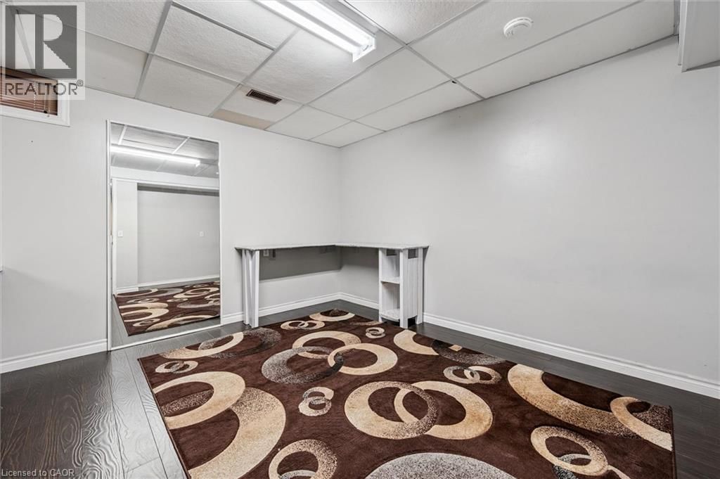 263 THE COUNTRY WAY Image 37