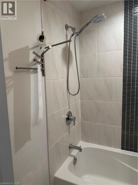 202 - 1 REDFERN AVENUE Image 10