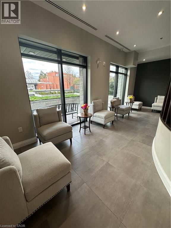 202 - 1 REDFERN AVENUE Image 11