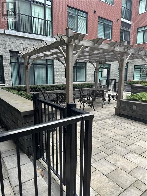 202 - 1 REDFERN AVENUE Image 18