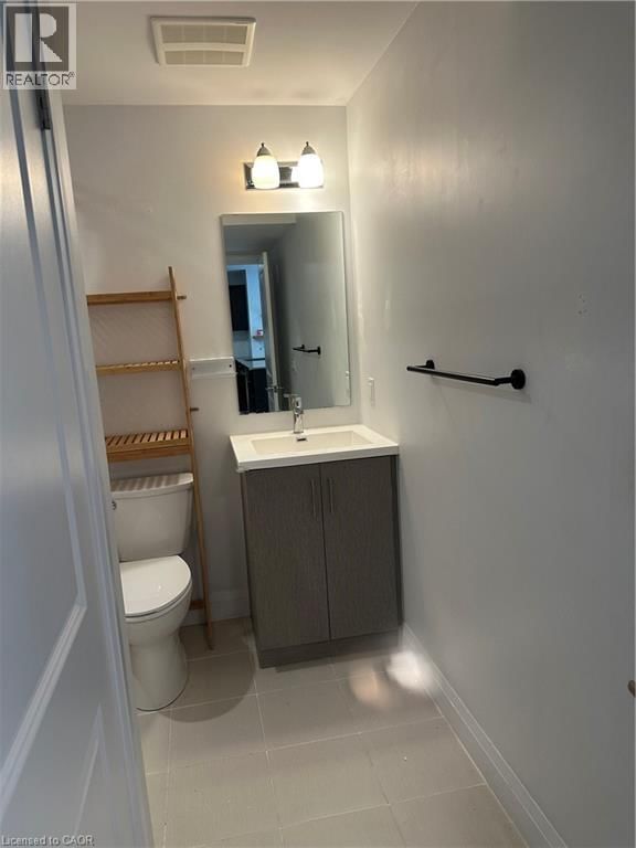 202 - 1 REDFERN AVENUE Image 7