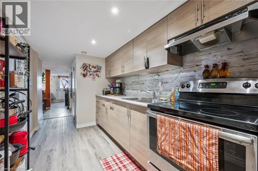 27 VICMOUNT DRIVE Image 29