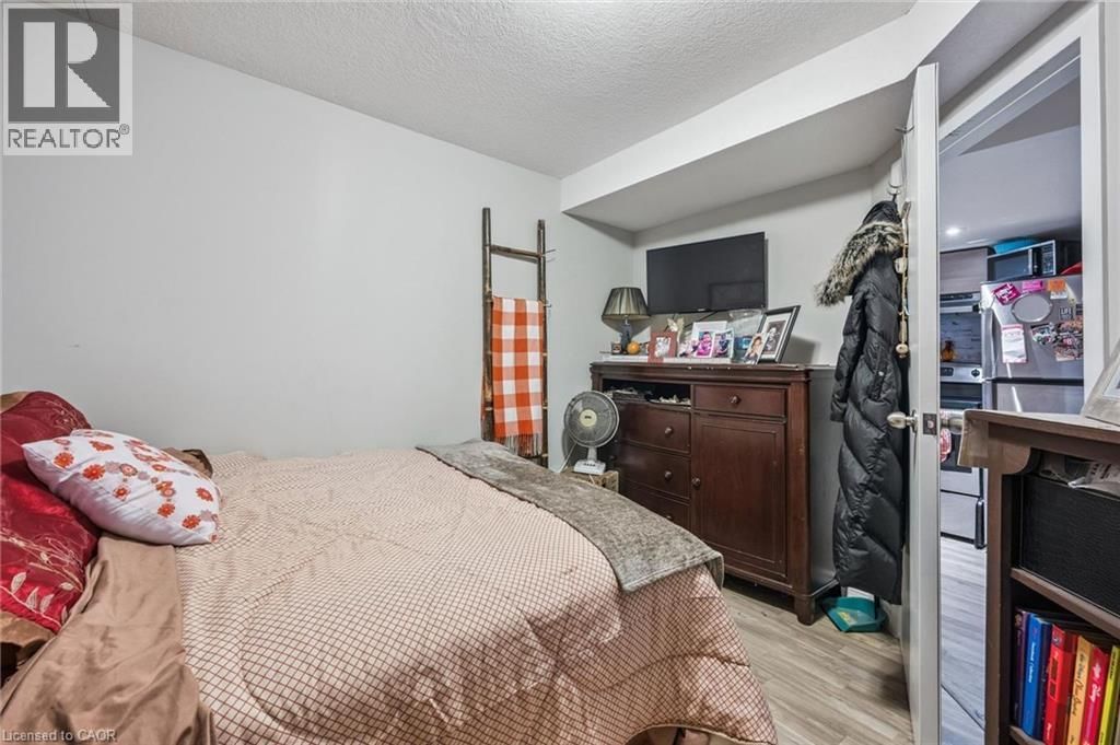 27 VICMOUNT DRIVE Image 33