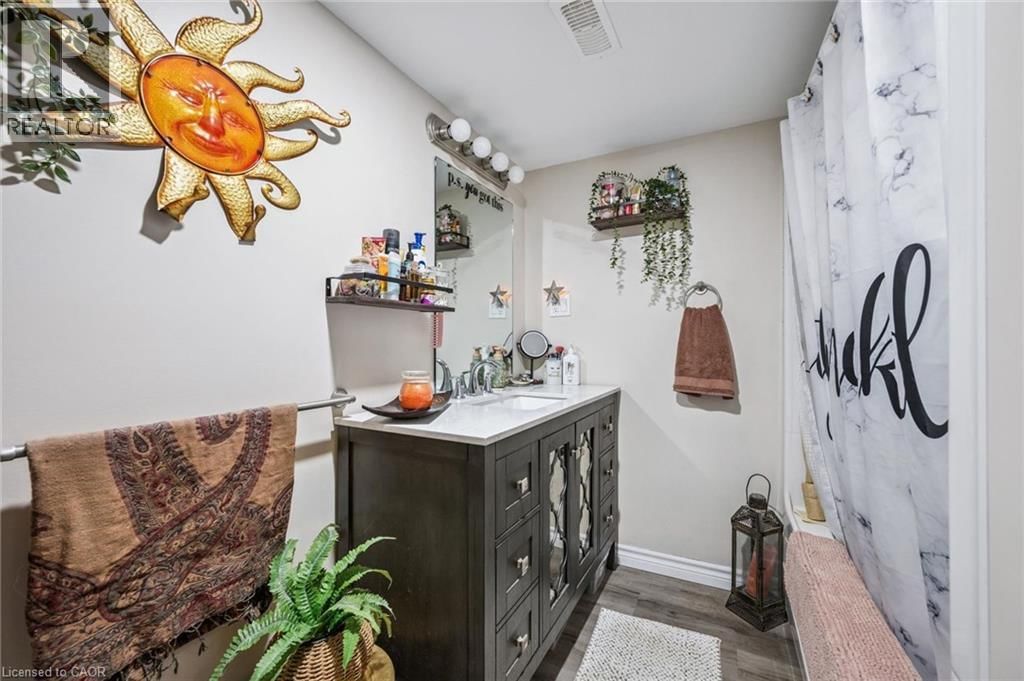 27 VICMOUNT DRIVE Image 34