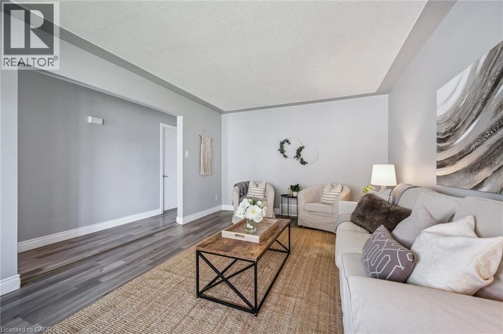 27 VICMOUNT DRIVE Image 9