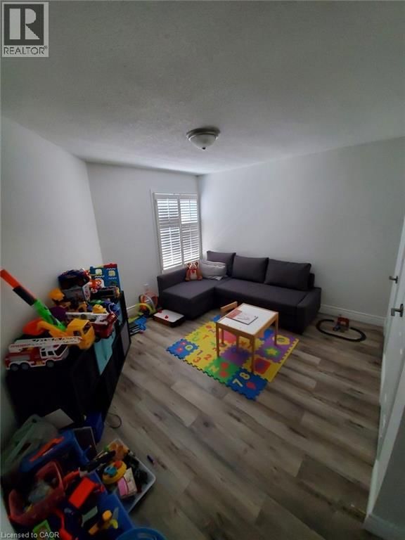 73 WATERFORD CRESCENT Image 13