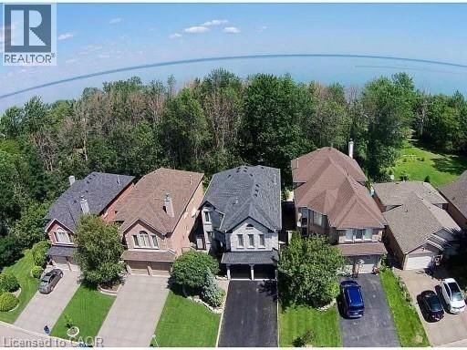 73 WATERFORD CRESCENT Image 18