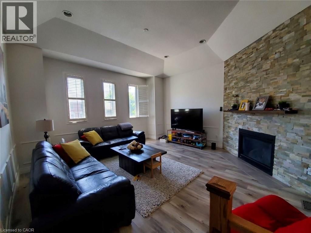 73 WATERFORD CRESCENT Image 8