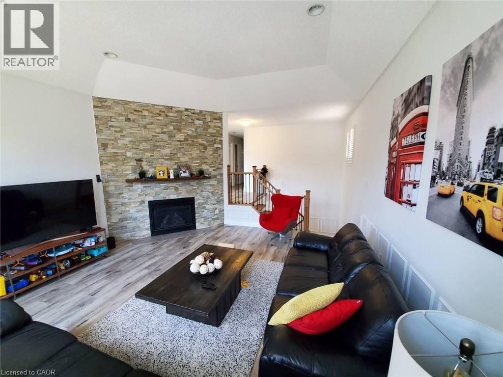 73 WATERFORD CRESCENT Image 9