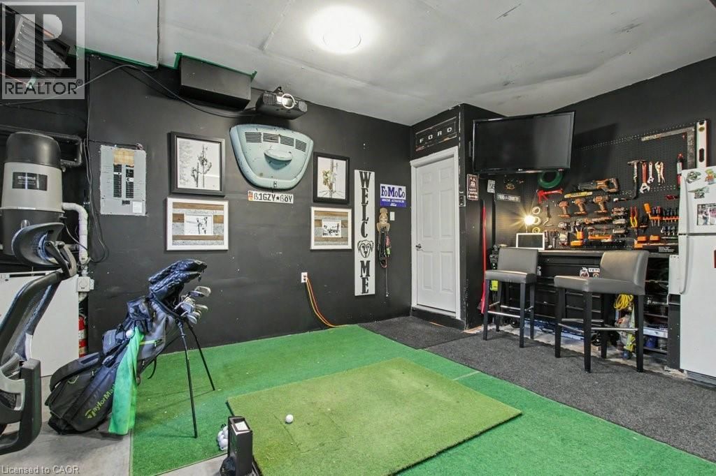 71 ESTHER AVENUE Image 31