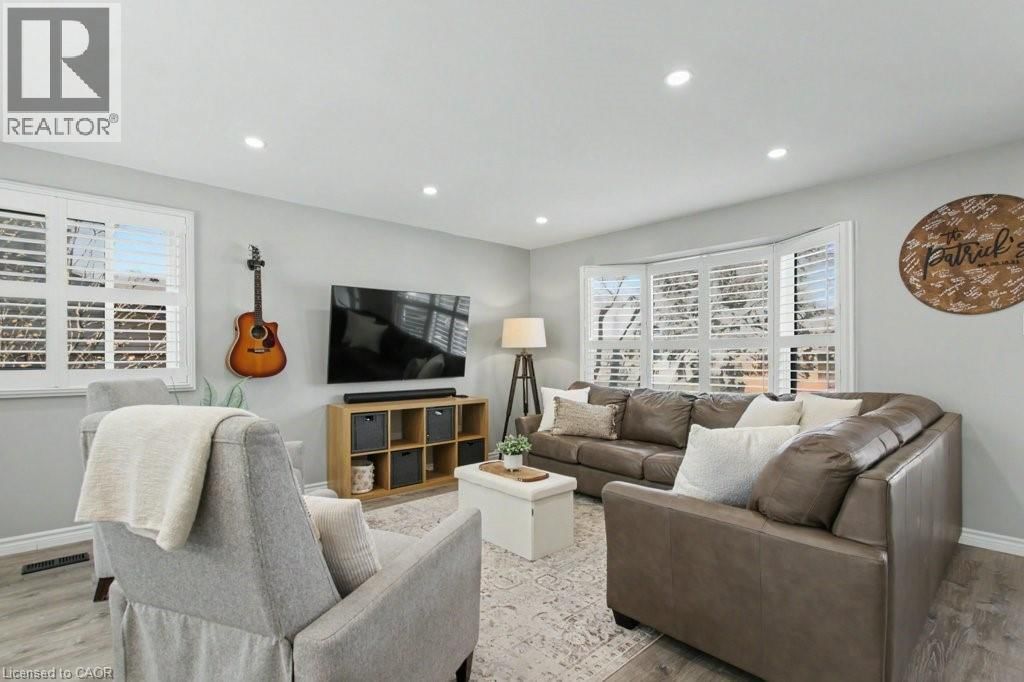 71 ESTHER AVENUE Image 8