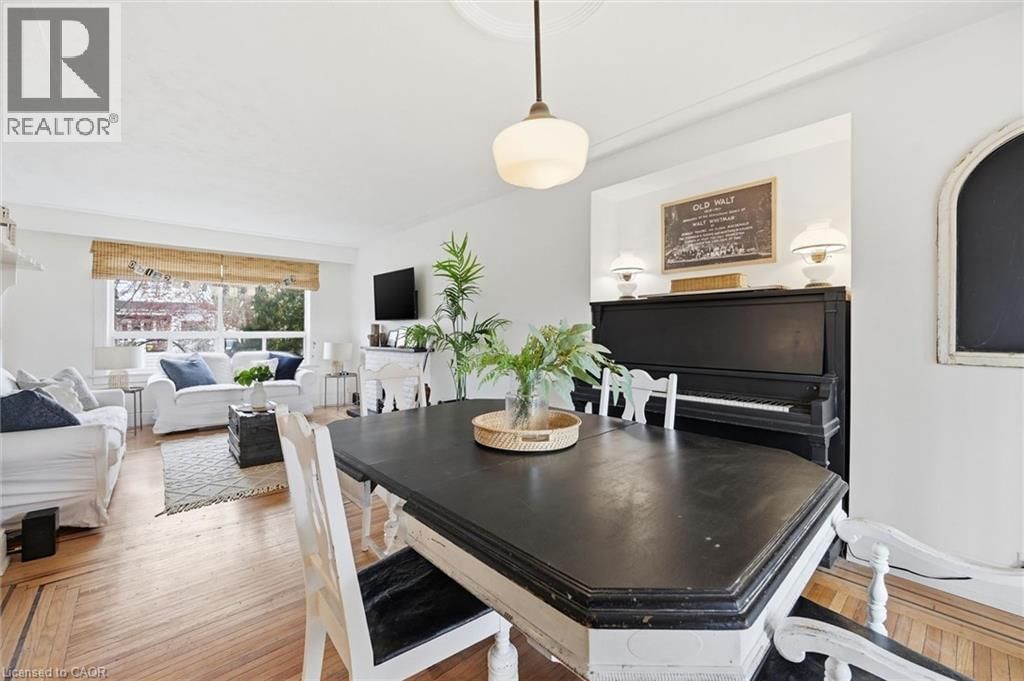 153 GRAHAM AVENUE SOUTH Image 11