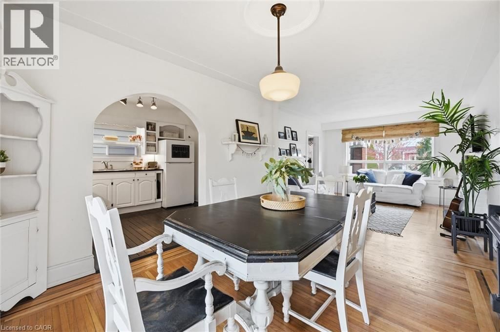 153 GRAHAM AVENUE SOUTH Image 12