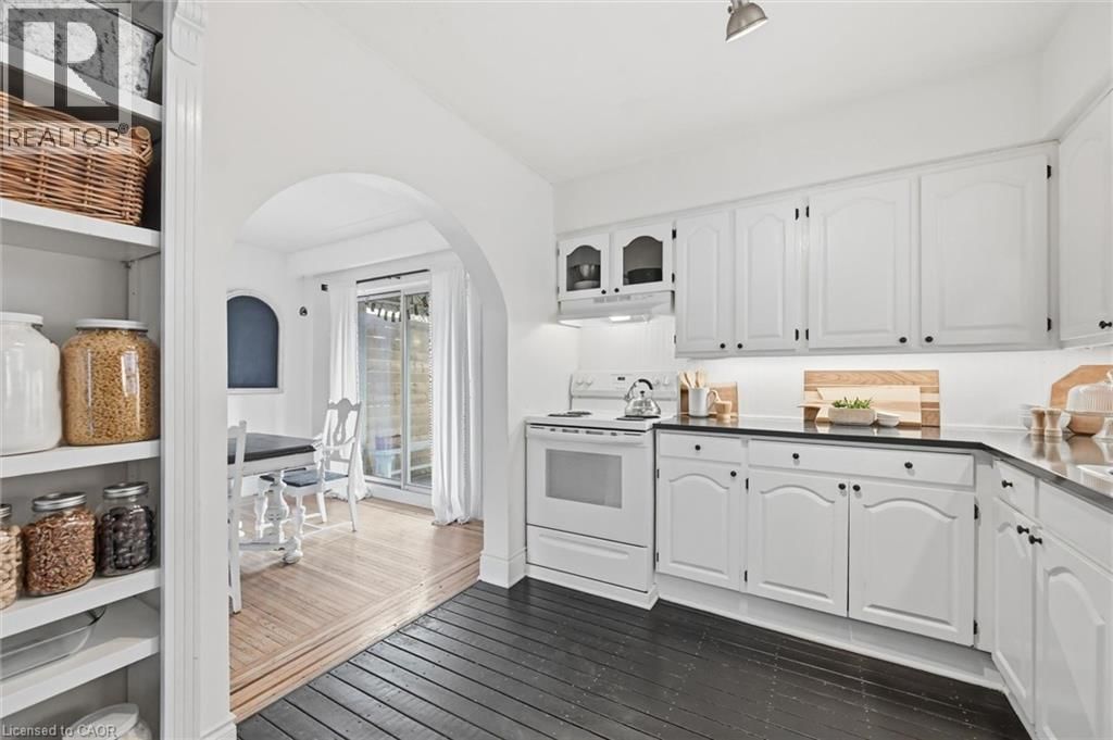 153 GRAHAM AVENUE SOUTH Image 15