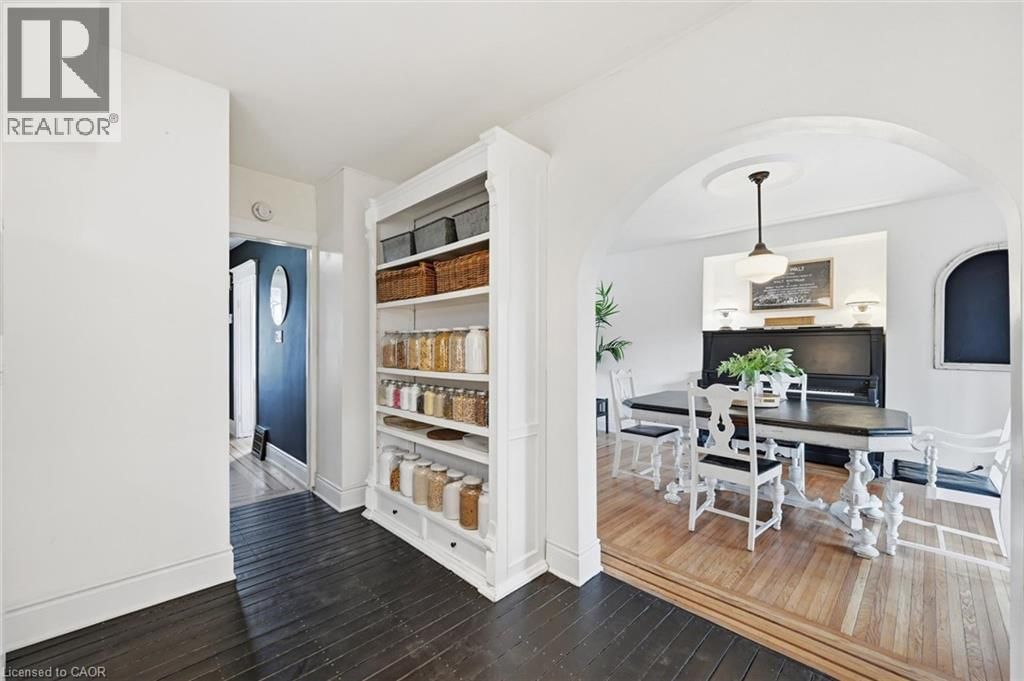 153 GRAHAM AVENUE SOUTH Image 16