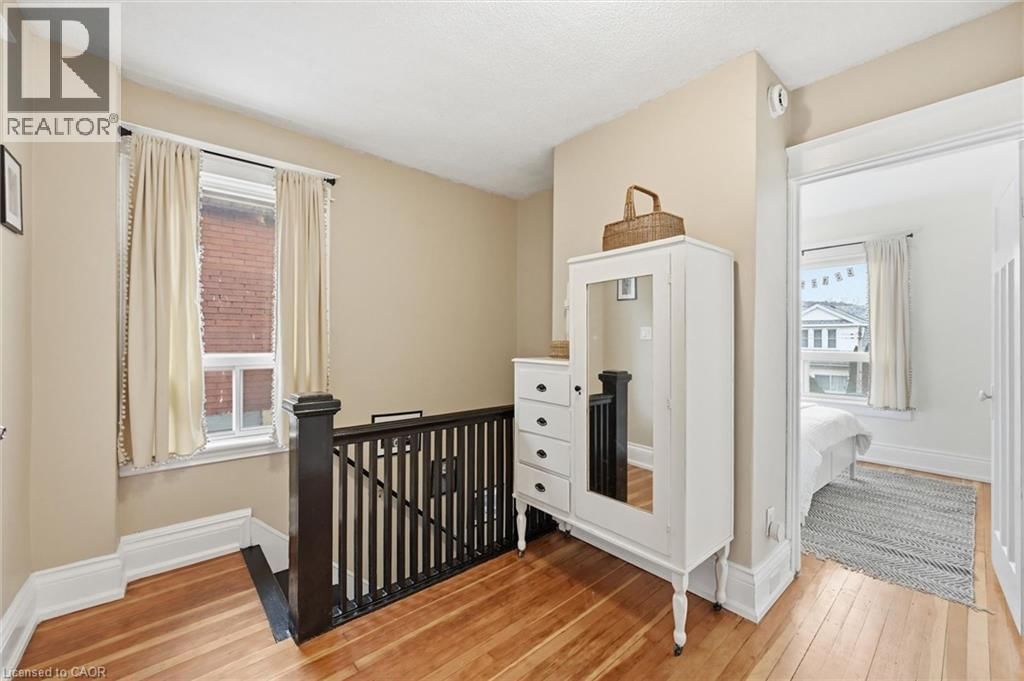 153 GRAHAM AVENUE SOUTH Image 17