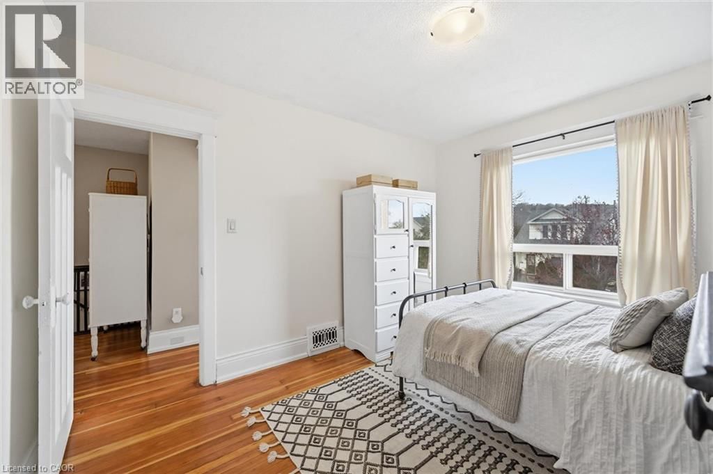 153 GRAHAM AVENUE SOUTH Image 21