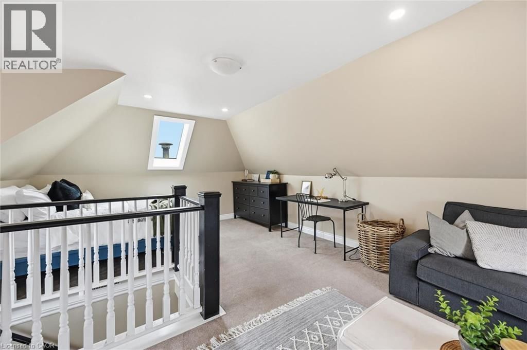 153 GRAHAM AVENUE SOUTH Image 26