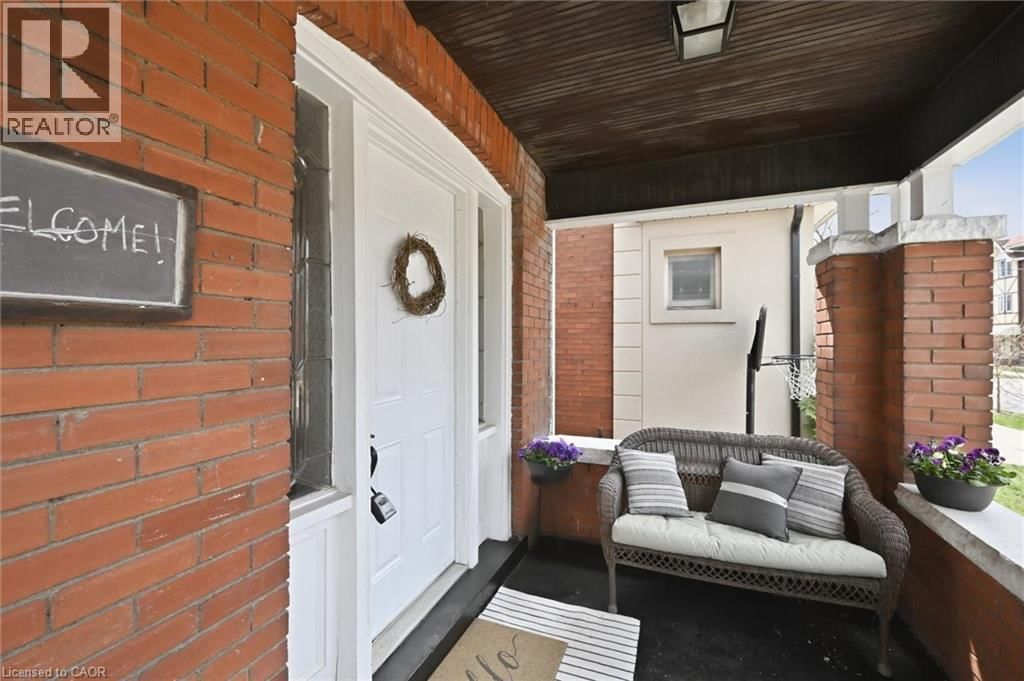 153 GRAHAM AVENUE SOUTH Image 3