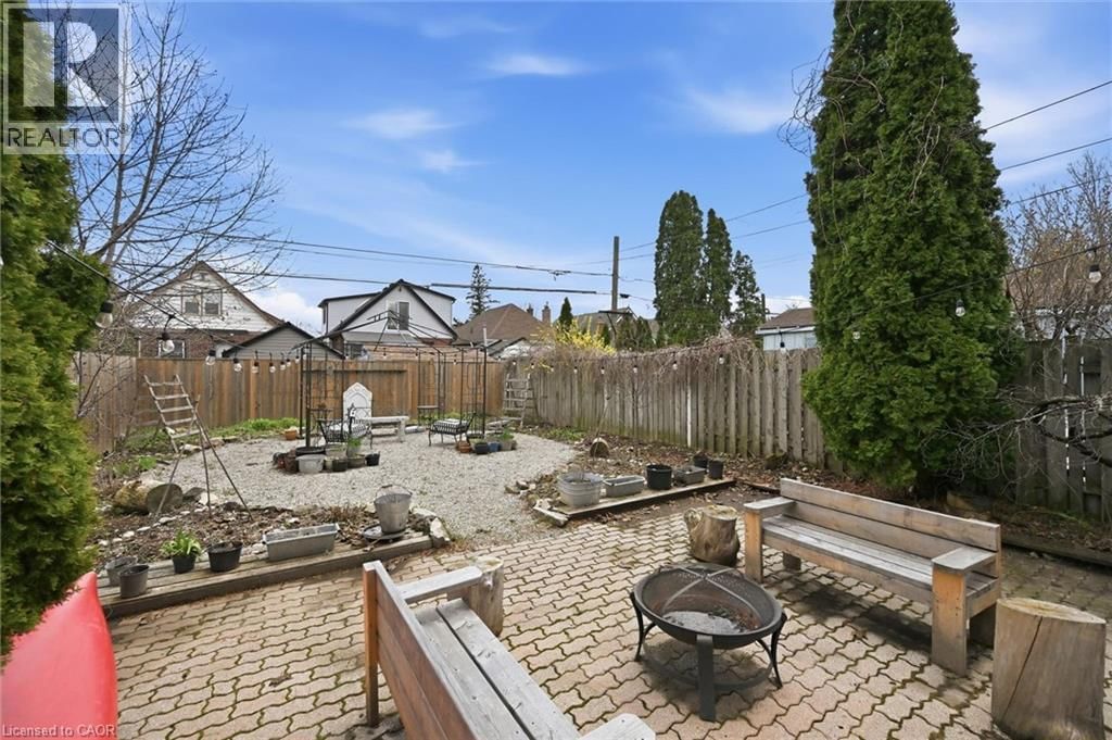 153 GRAHAM AVENUE SOUTH Image 31