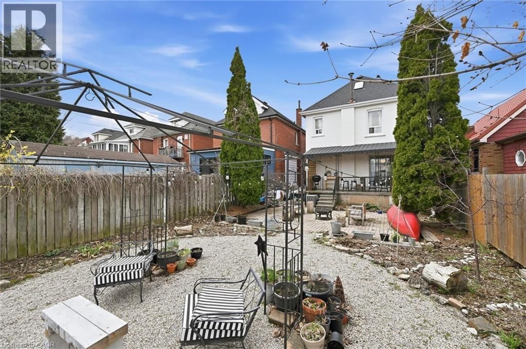 153 GRAHAM AVENUE SOUTH Image 33