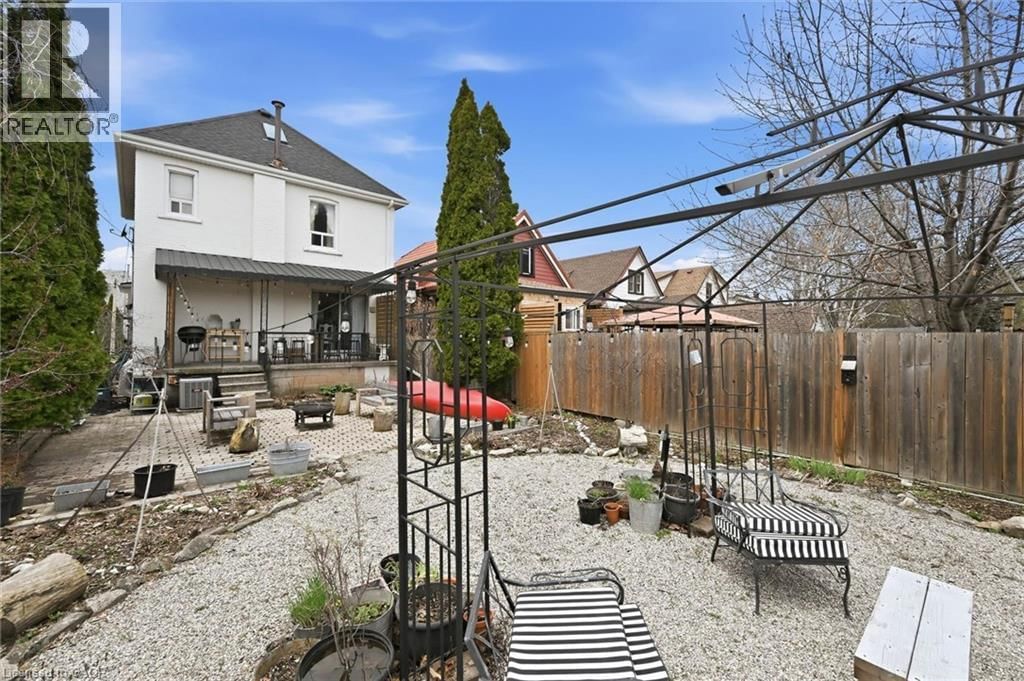 153 GRAHAM AVENUE SOUTH Image 34