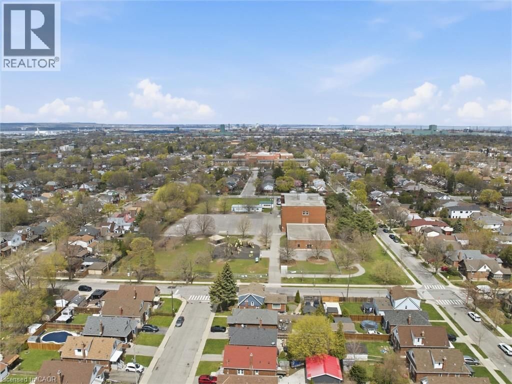 153 GRAHAM AVENUE SOUTH Image 39