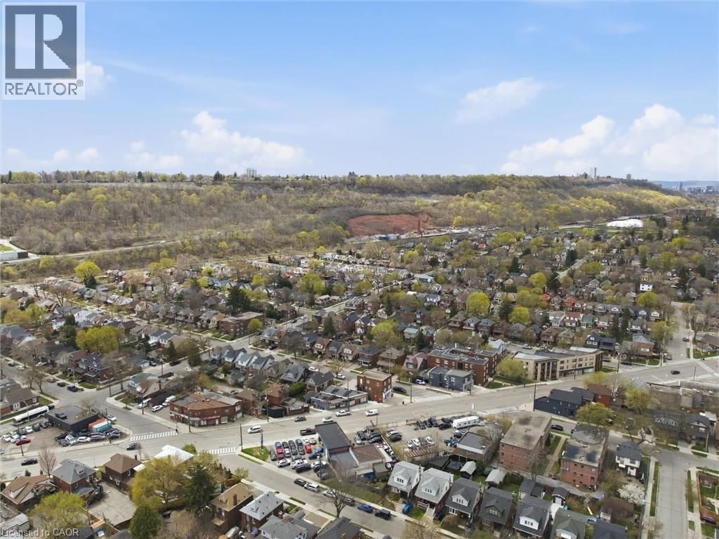 153 GRAHAM AVENUE SOUTH Image 41