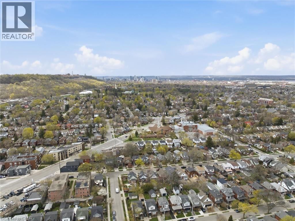 153 GRAHAM AVENUE SOUTH Image 42