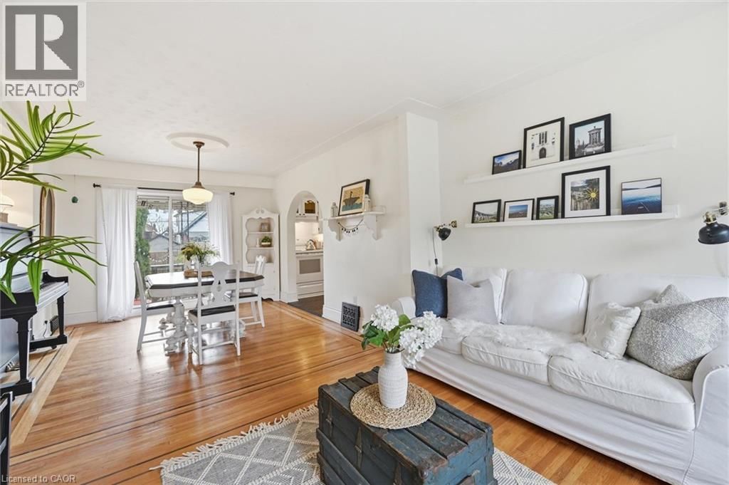 153 GRAHAM AVENUE SOUTH Image 8